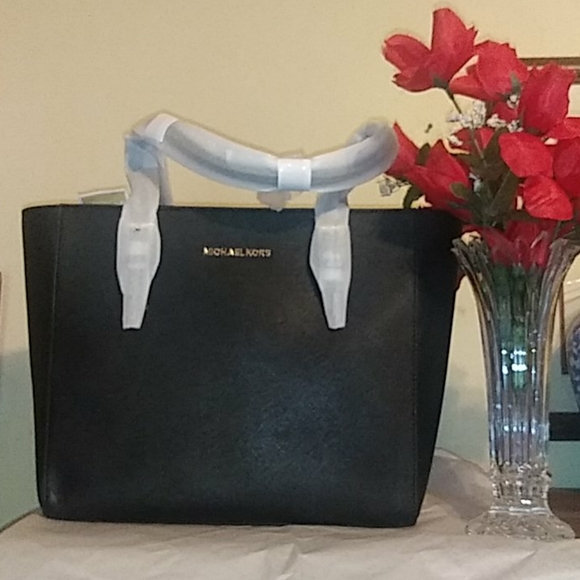 Michael Kors Handbags - Send Me Offer! Michael Kors Travel Bag